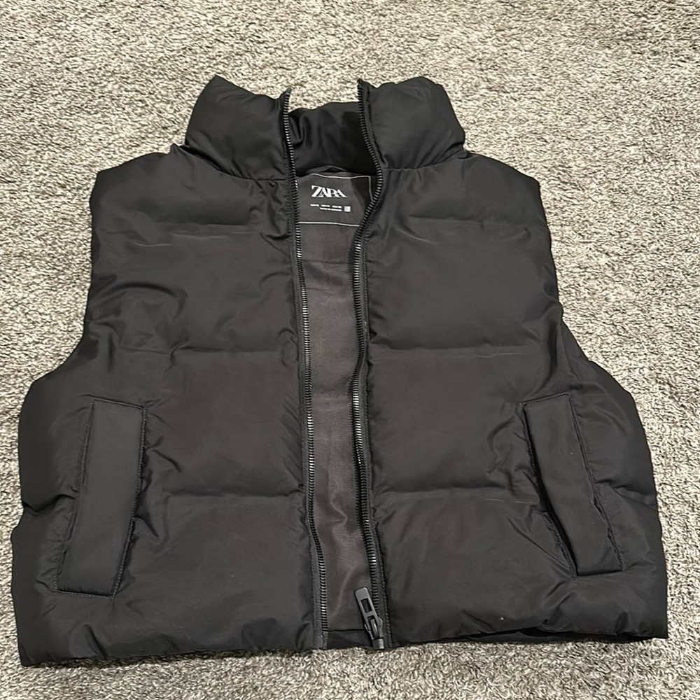 Zara Men's Black Puffer Vest